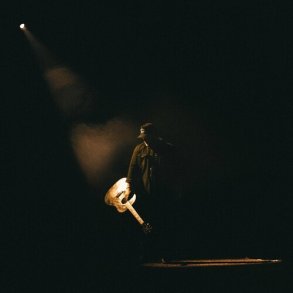 Kameron Marlowe -  Keepin' The Lights On