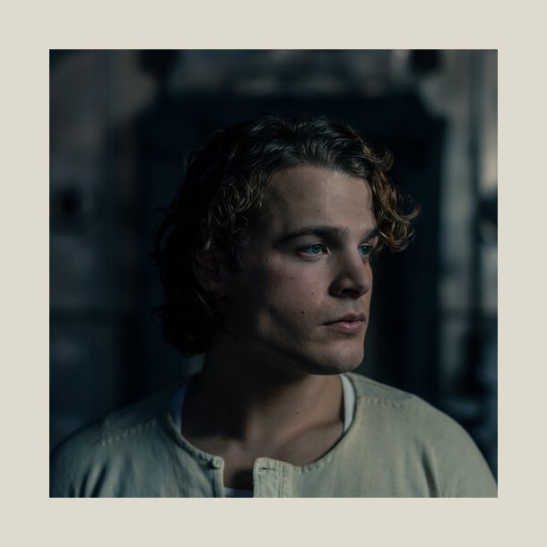 Max McNown - Night Diving